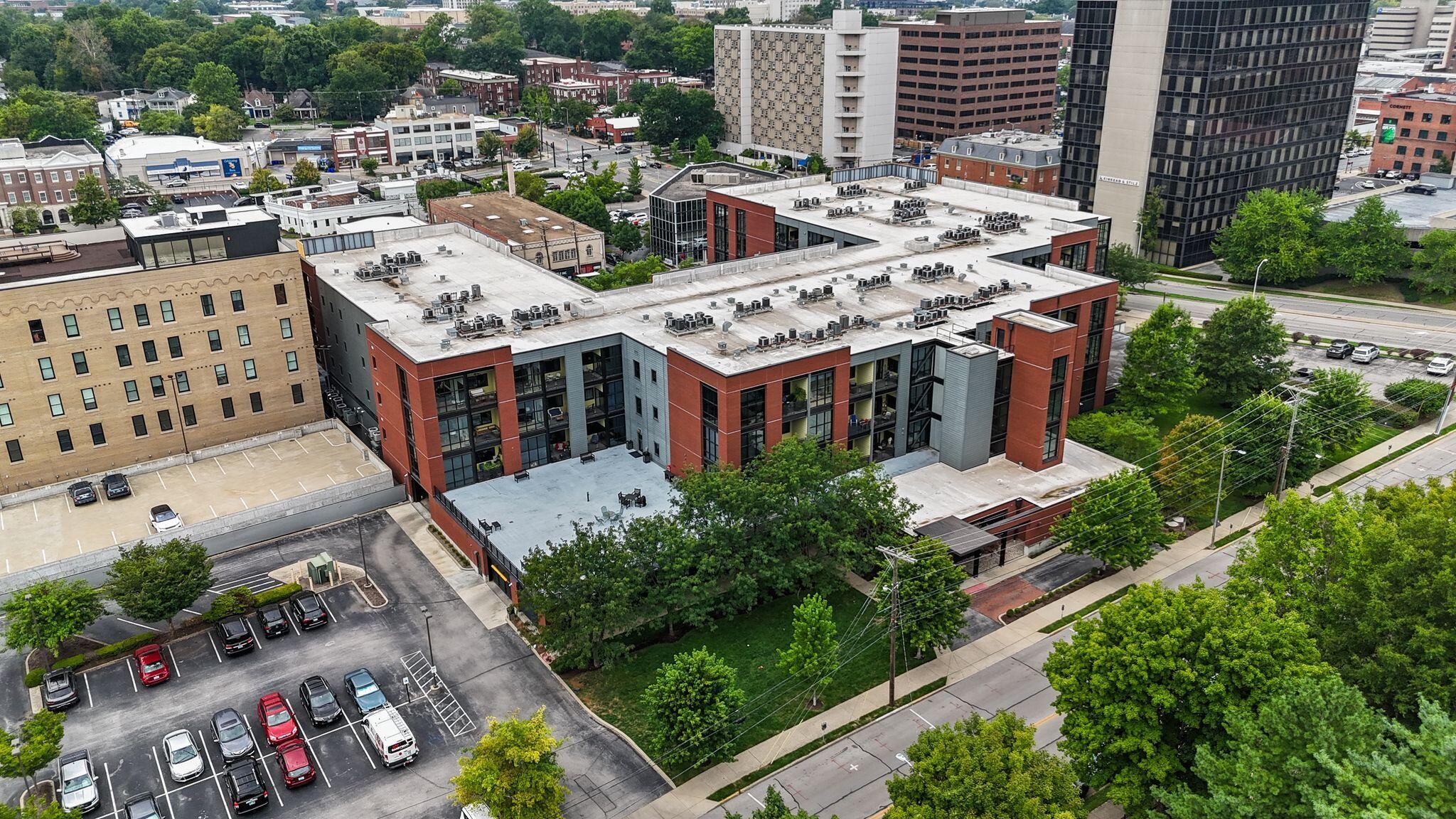 350 East Short Street Unit: 324