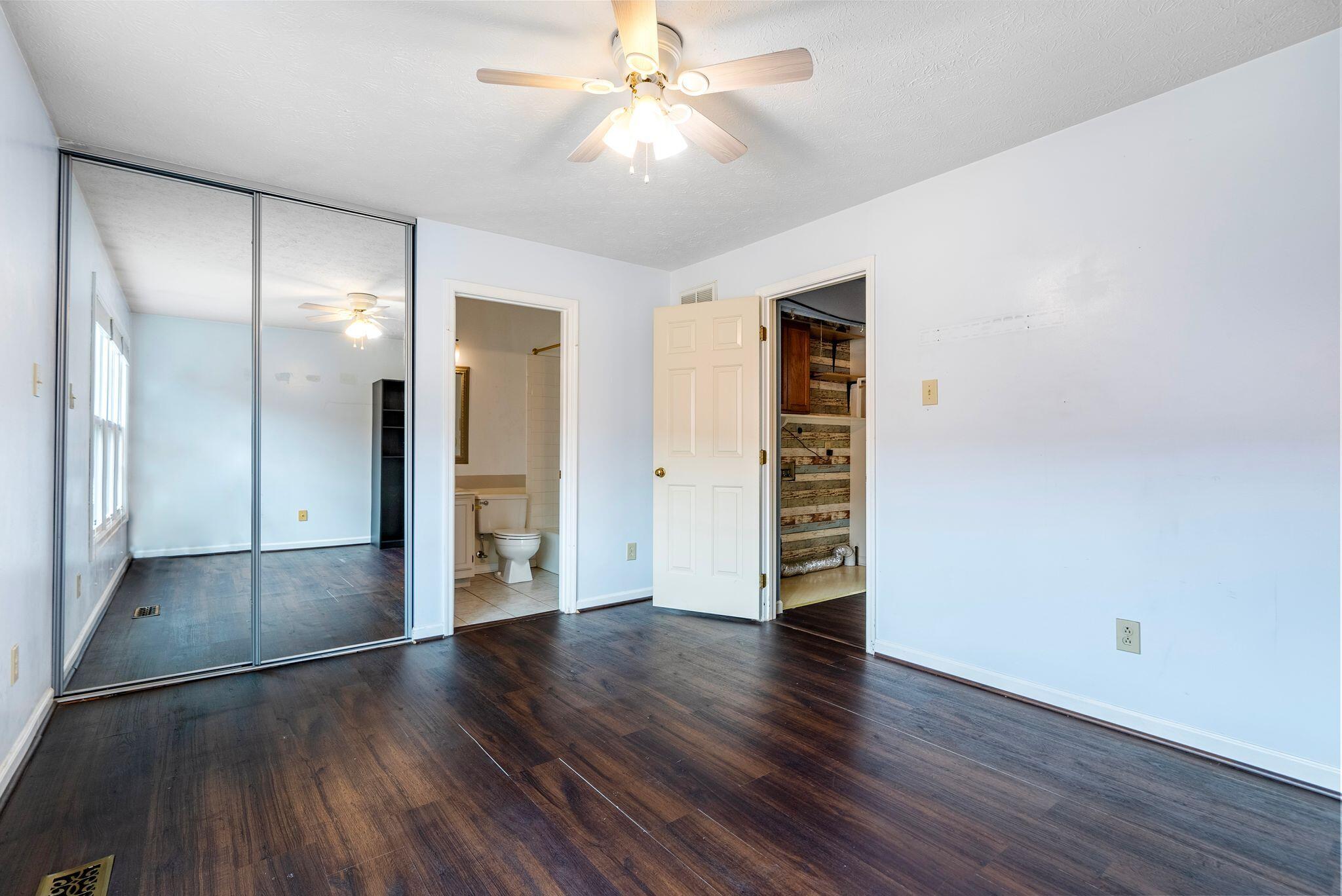 541 West Short Street Unit: 27