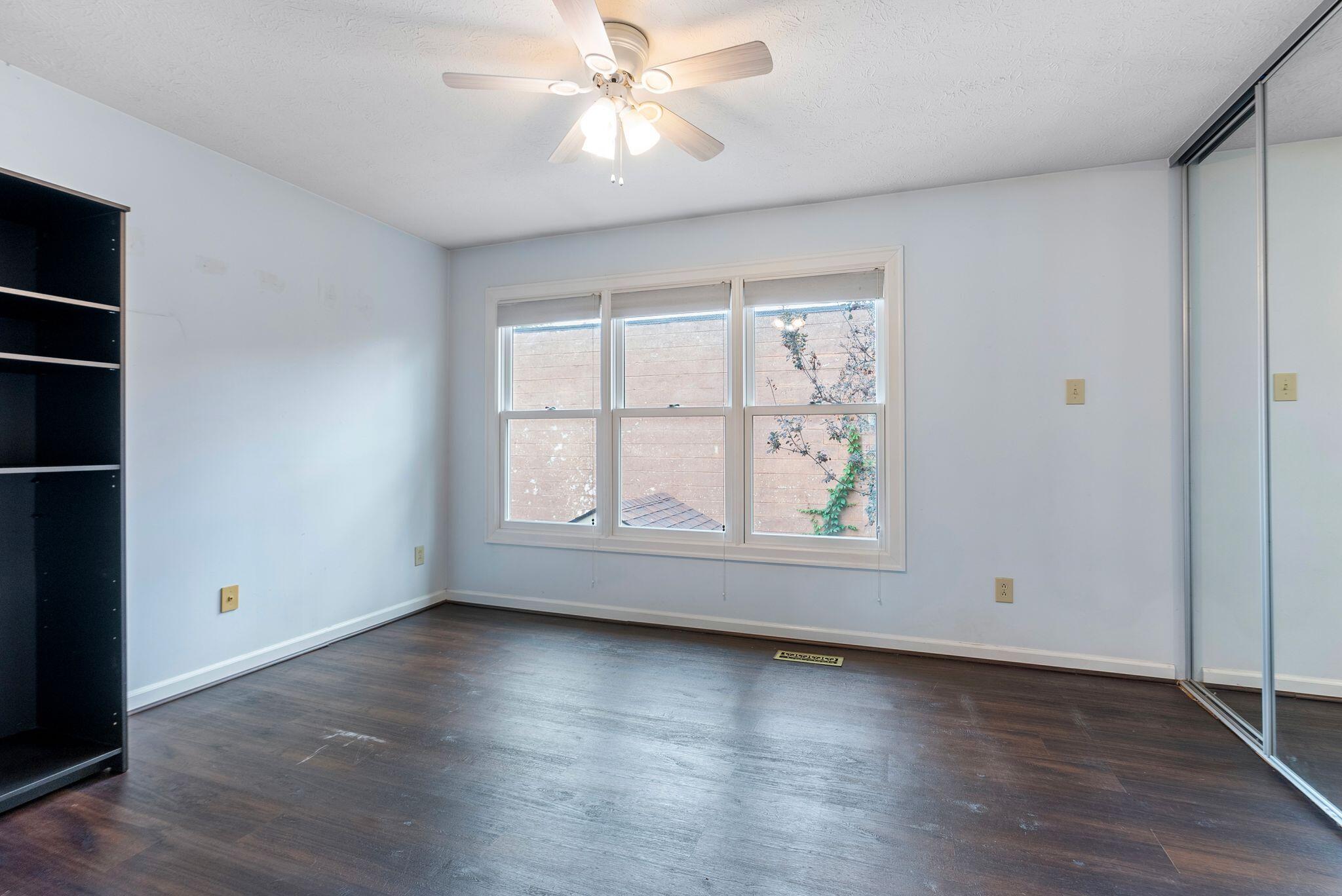 541 West Short Street Unit: 27