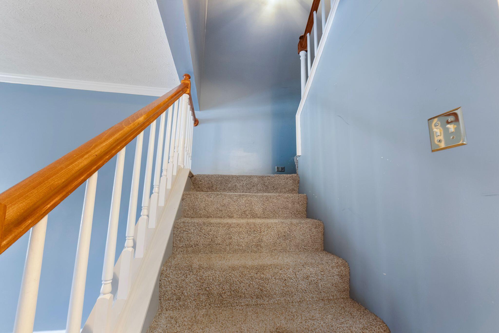 541 West Short Street Unit: 27