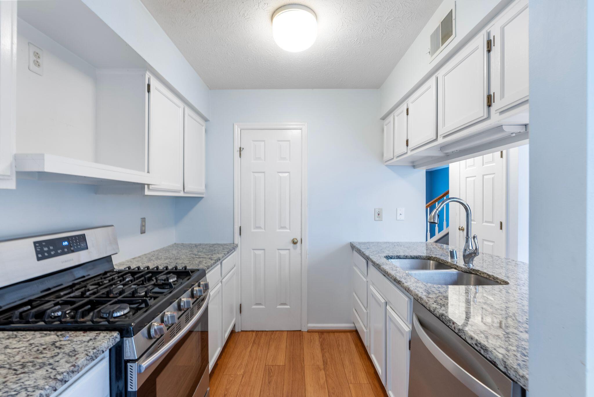 541 West Short Street Unit: 27