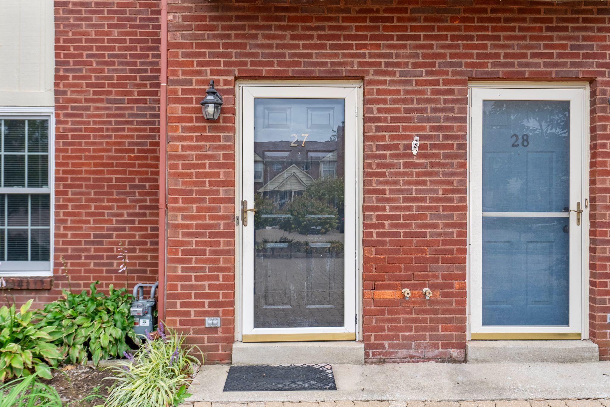 541 West Short Street Unit: 27