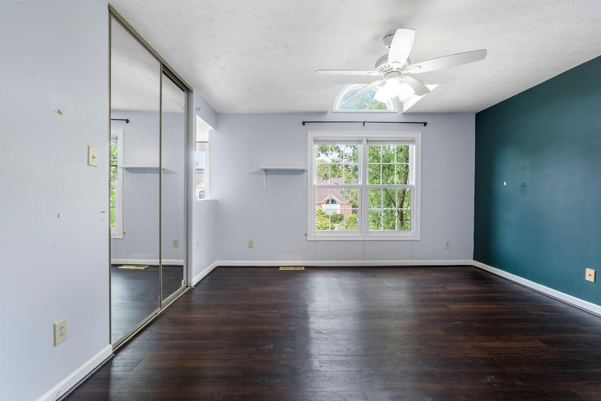 541 West Short Street Unit: 27