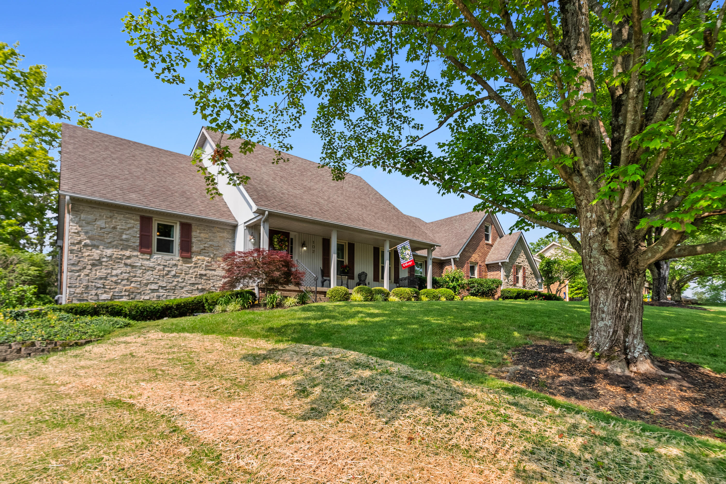 102 Camelot Drive