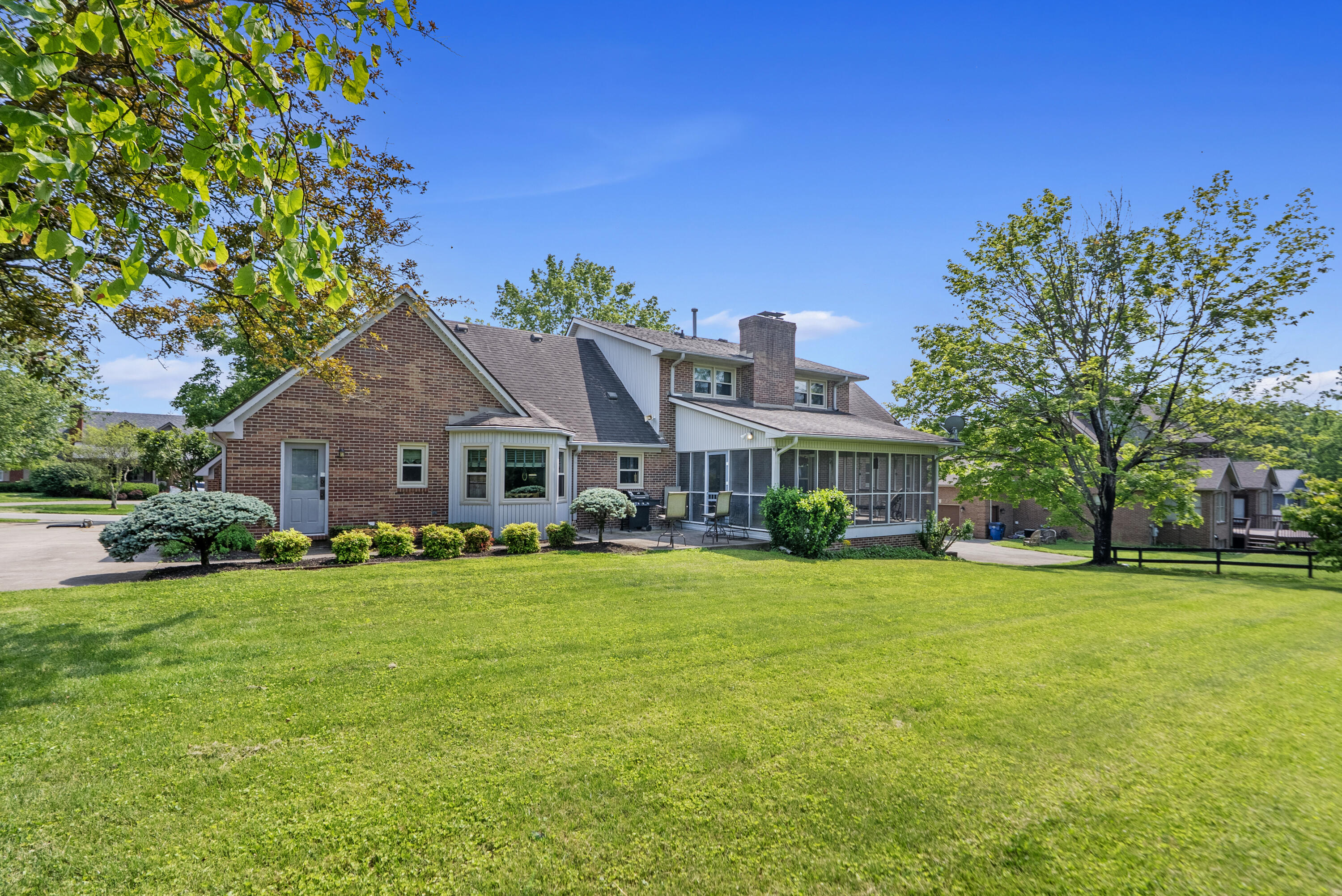 102 Camelot Drive