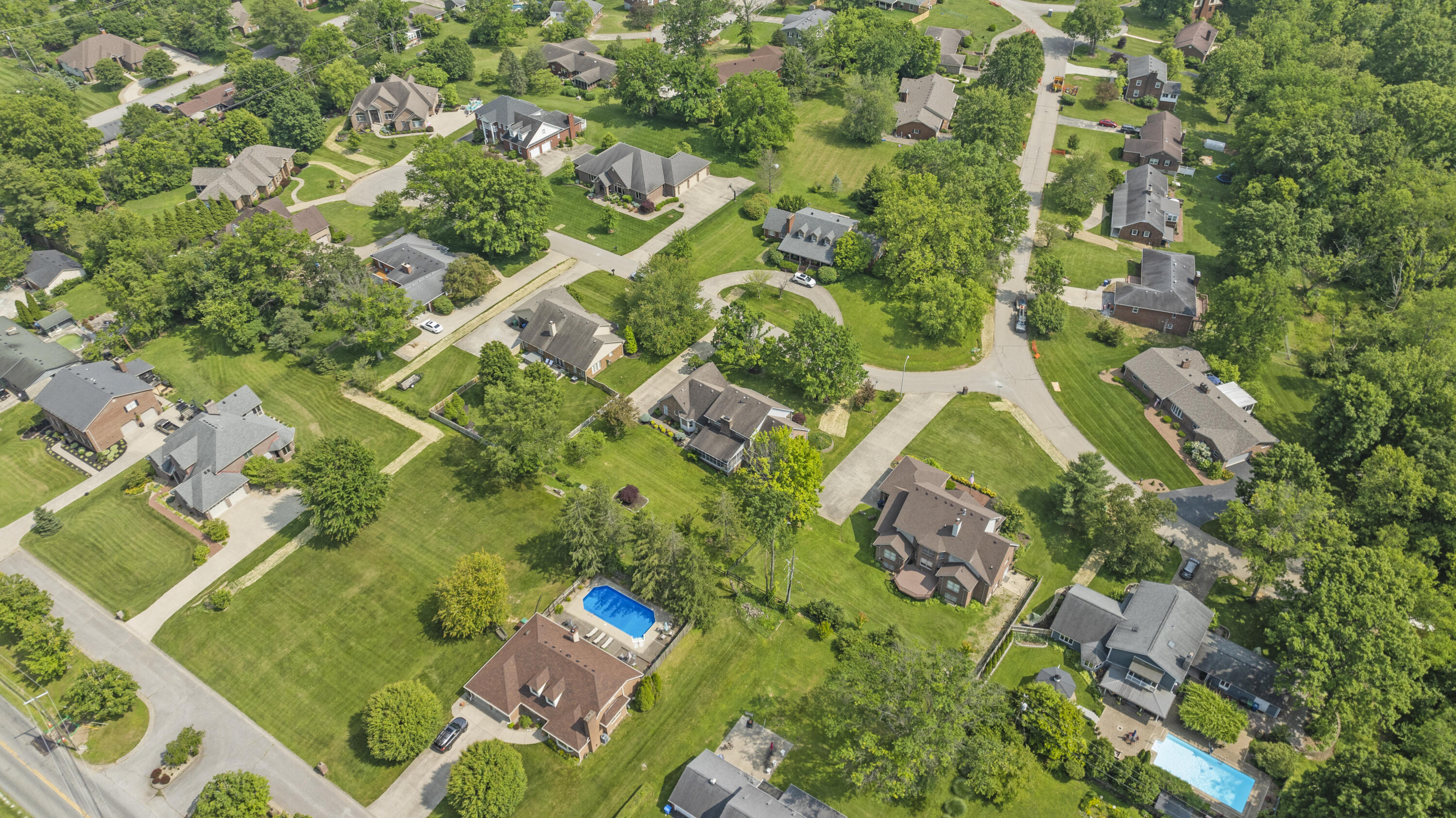 102 Camelot Drive