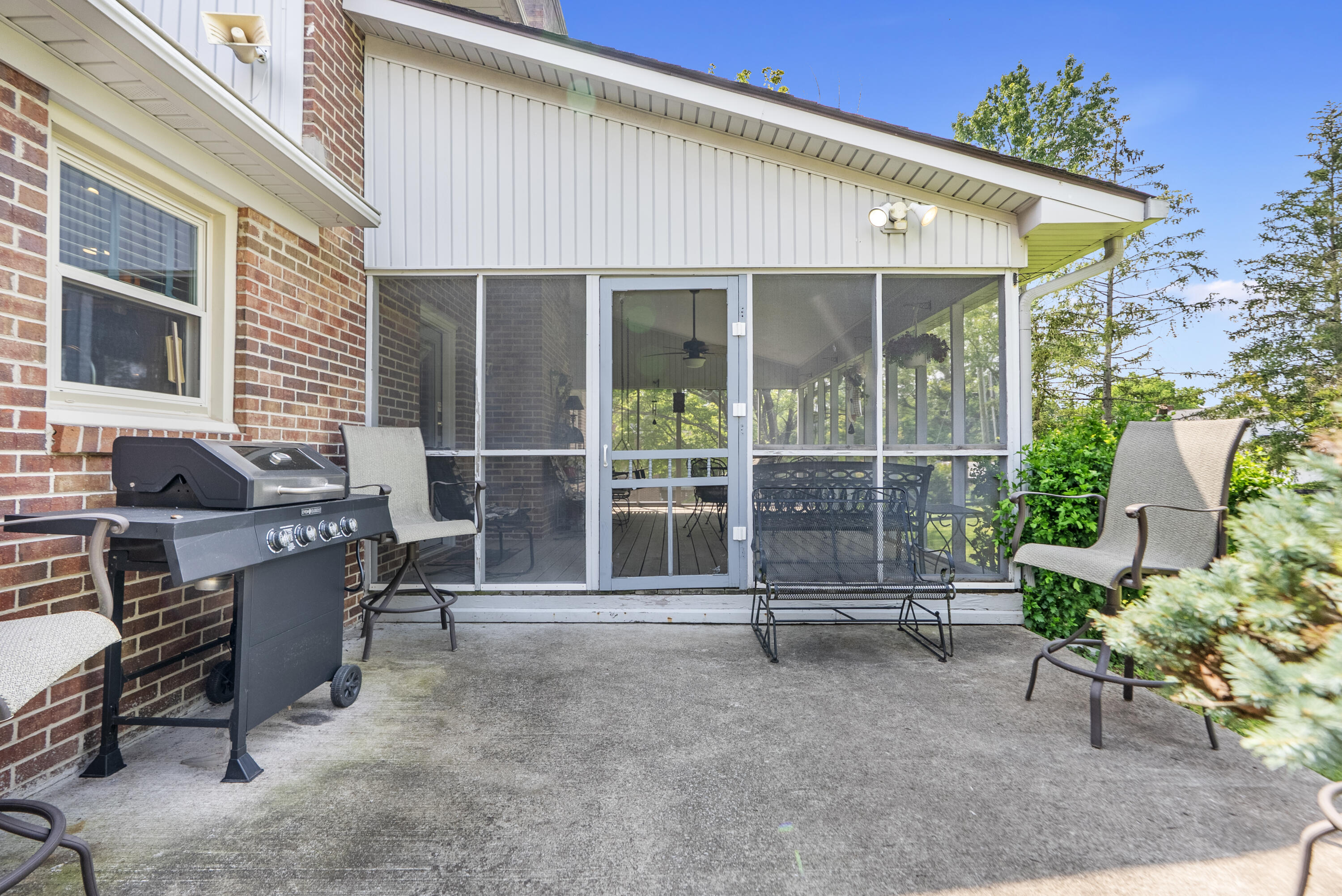 102 Camelot Drive