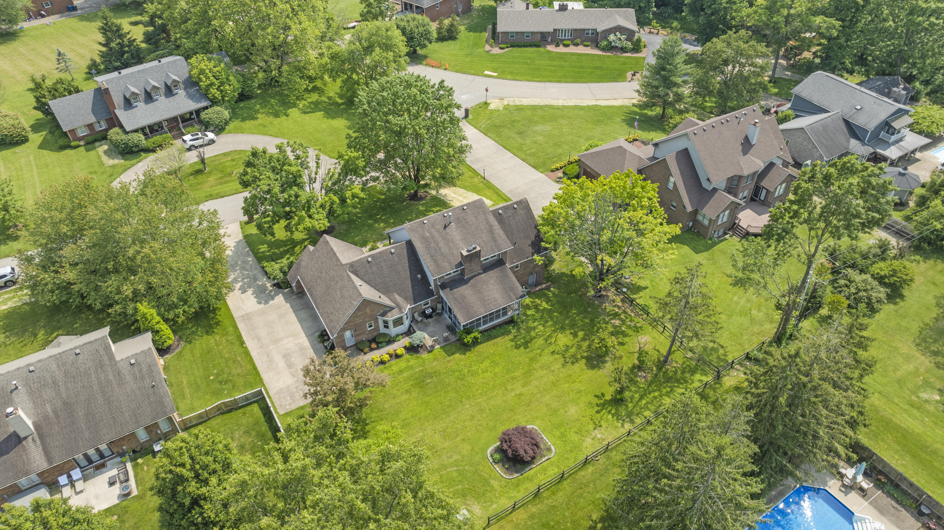 102 Camelot Drive
