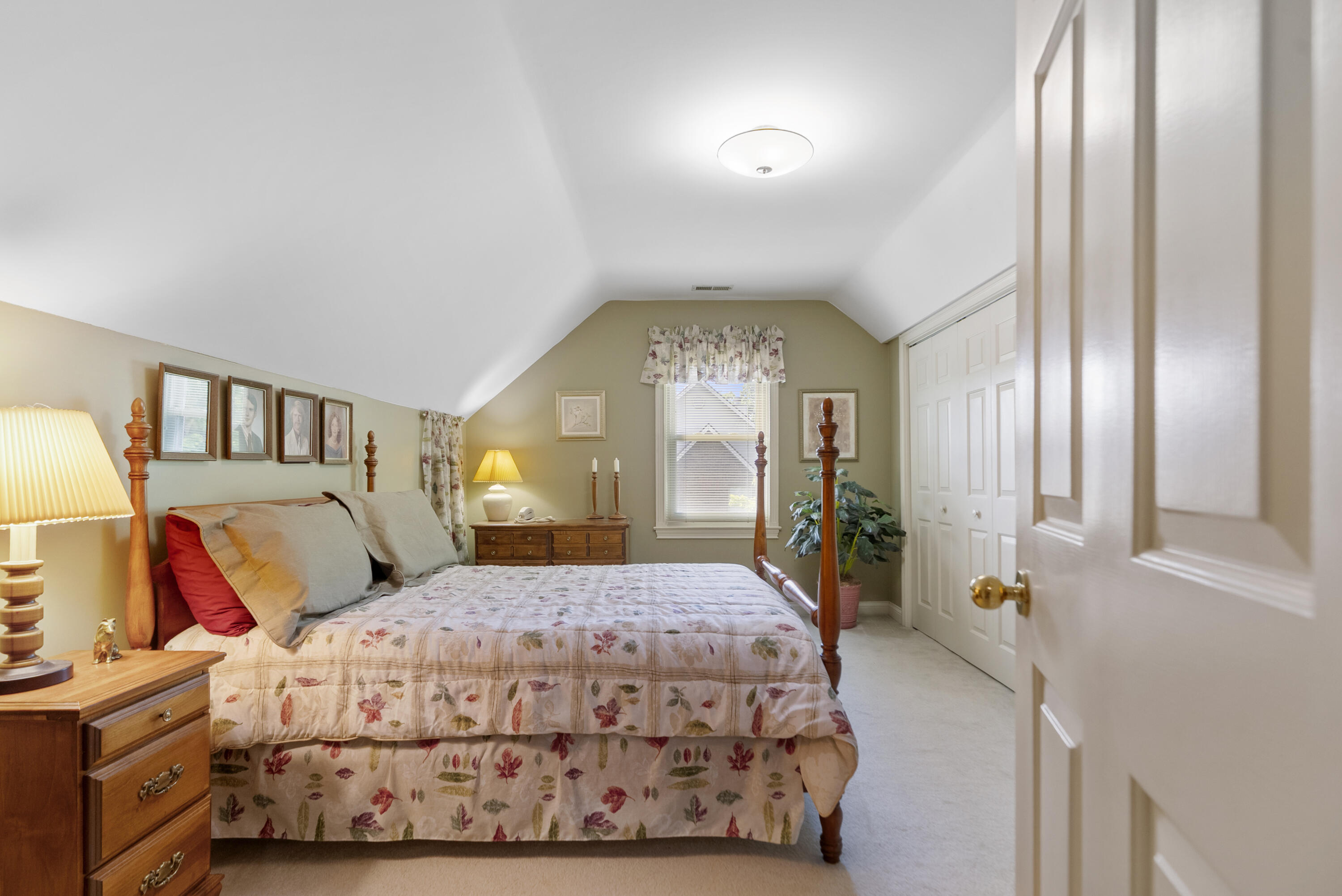 102 Camelot Drive