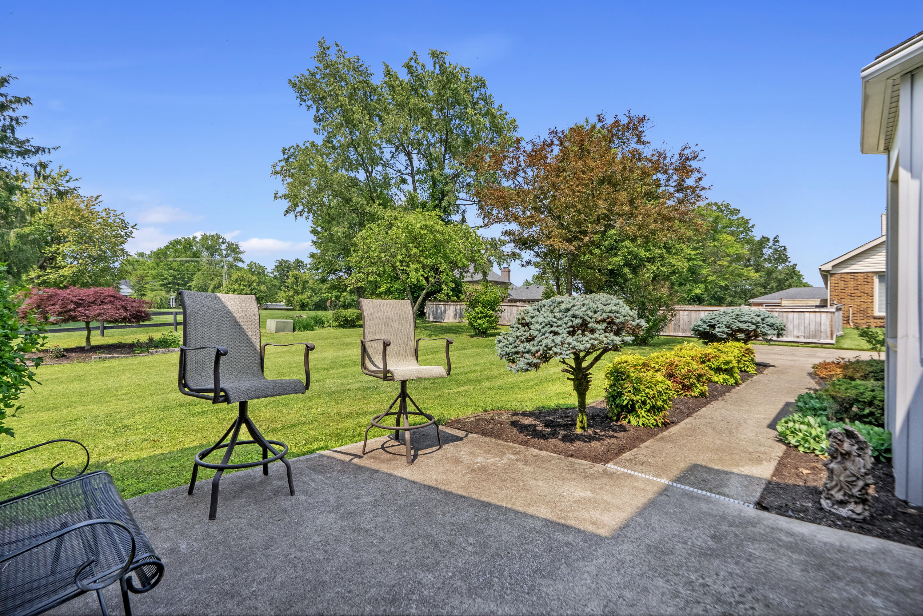 102 Camelot Drive