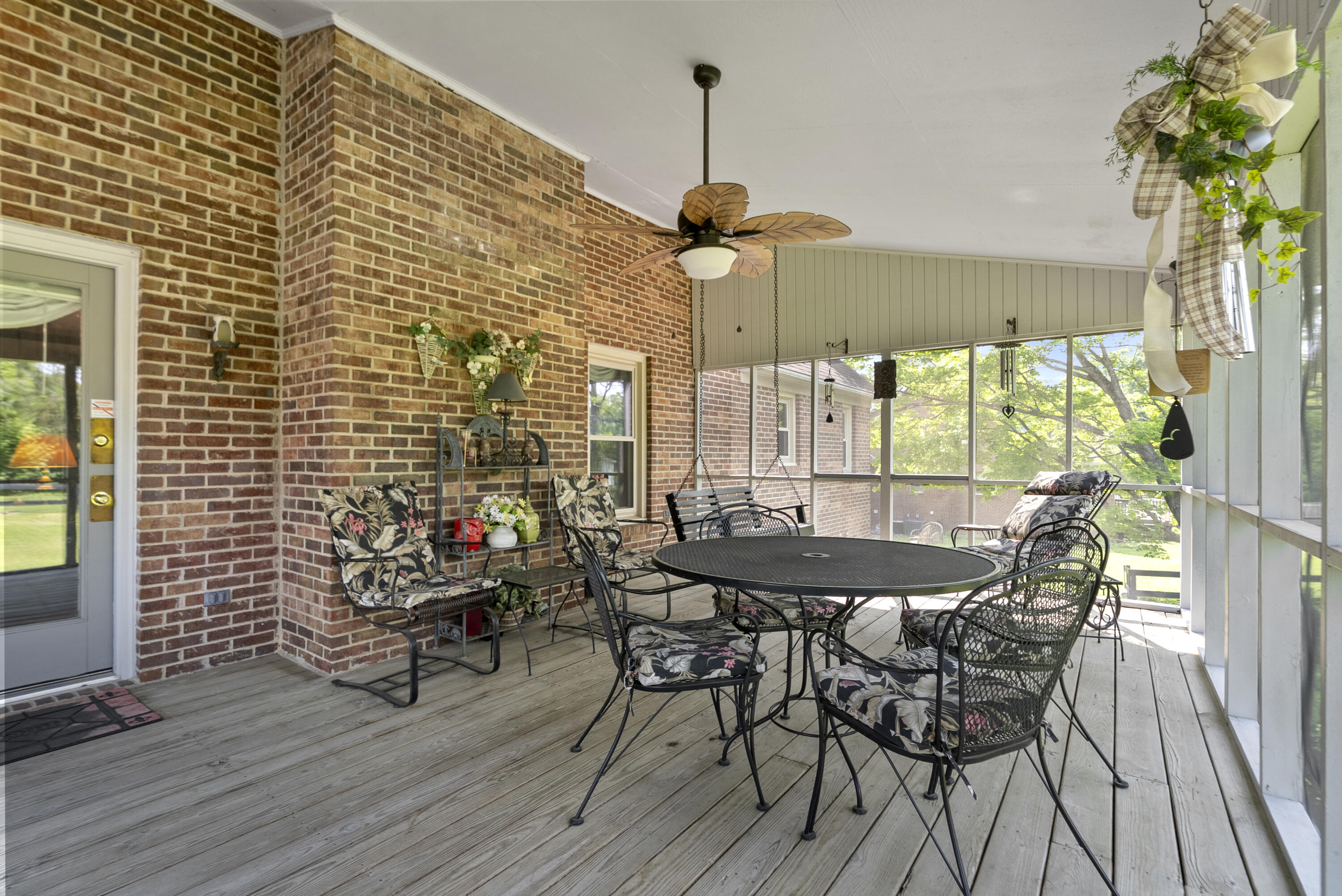102 Camelot Drive