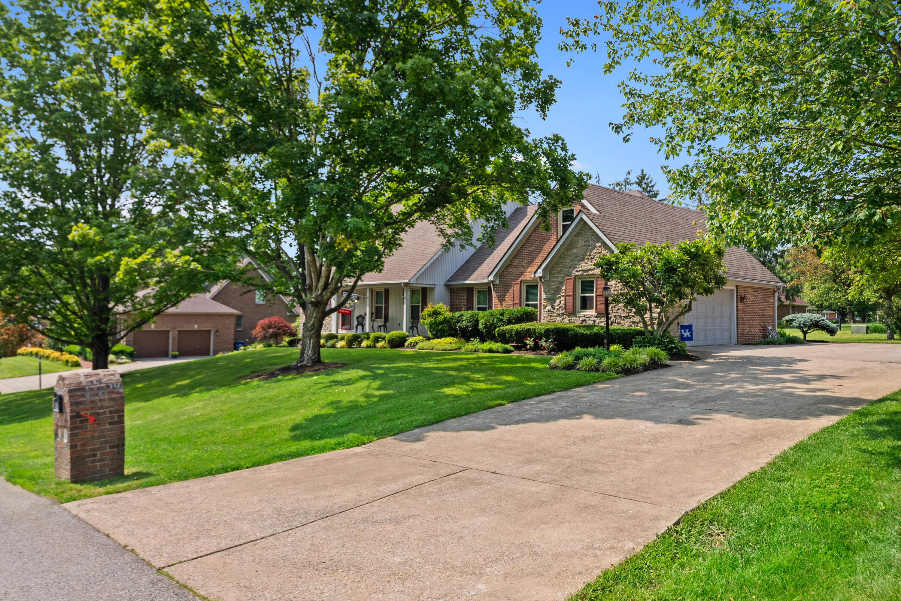 102 Camelot Drive