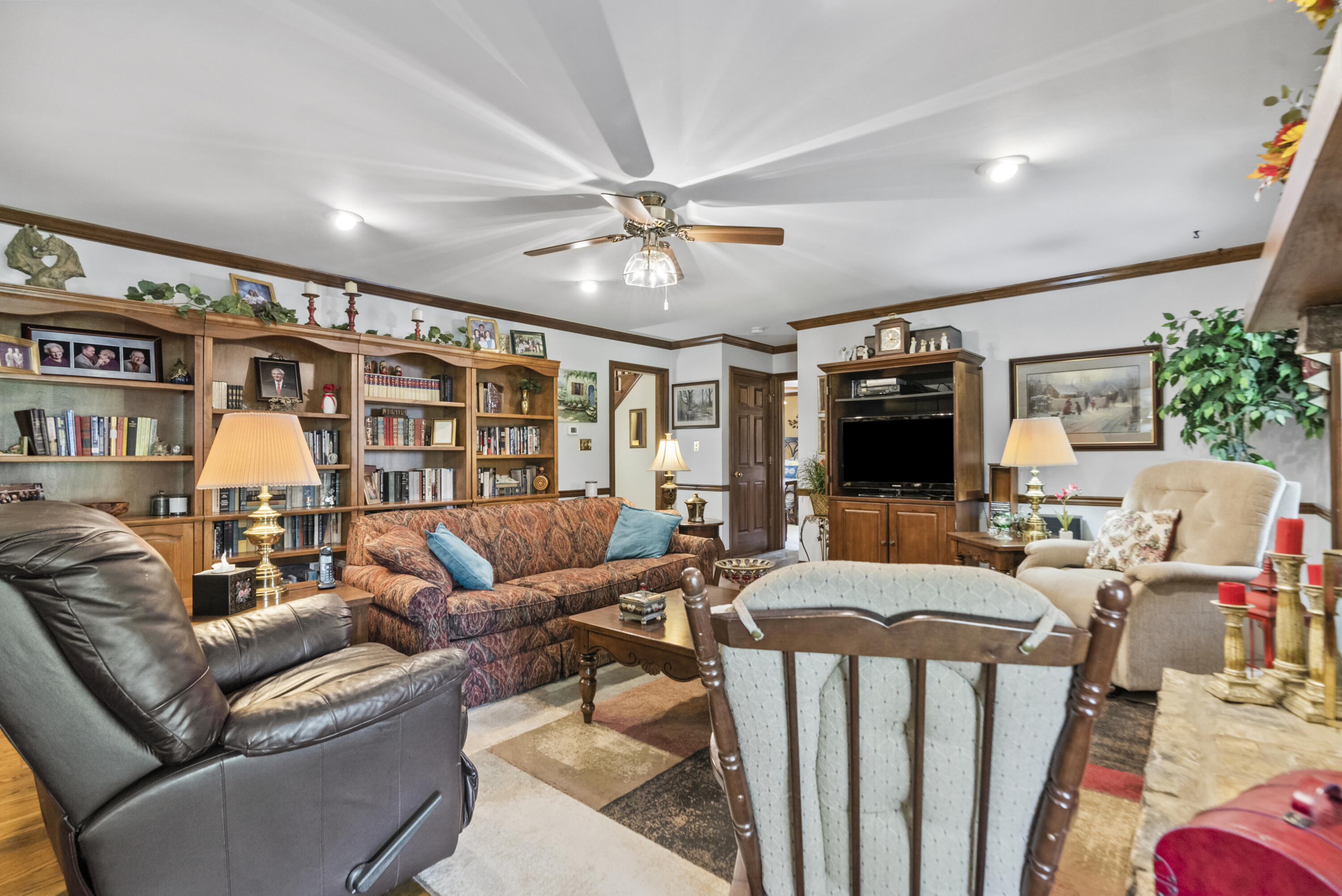 102 Camelot Drive