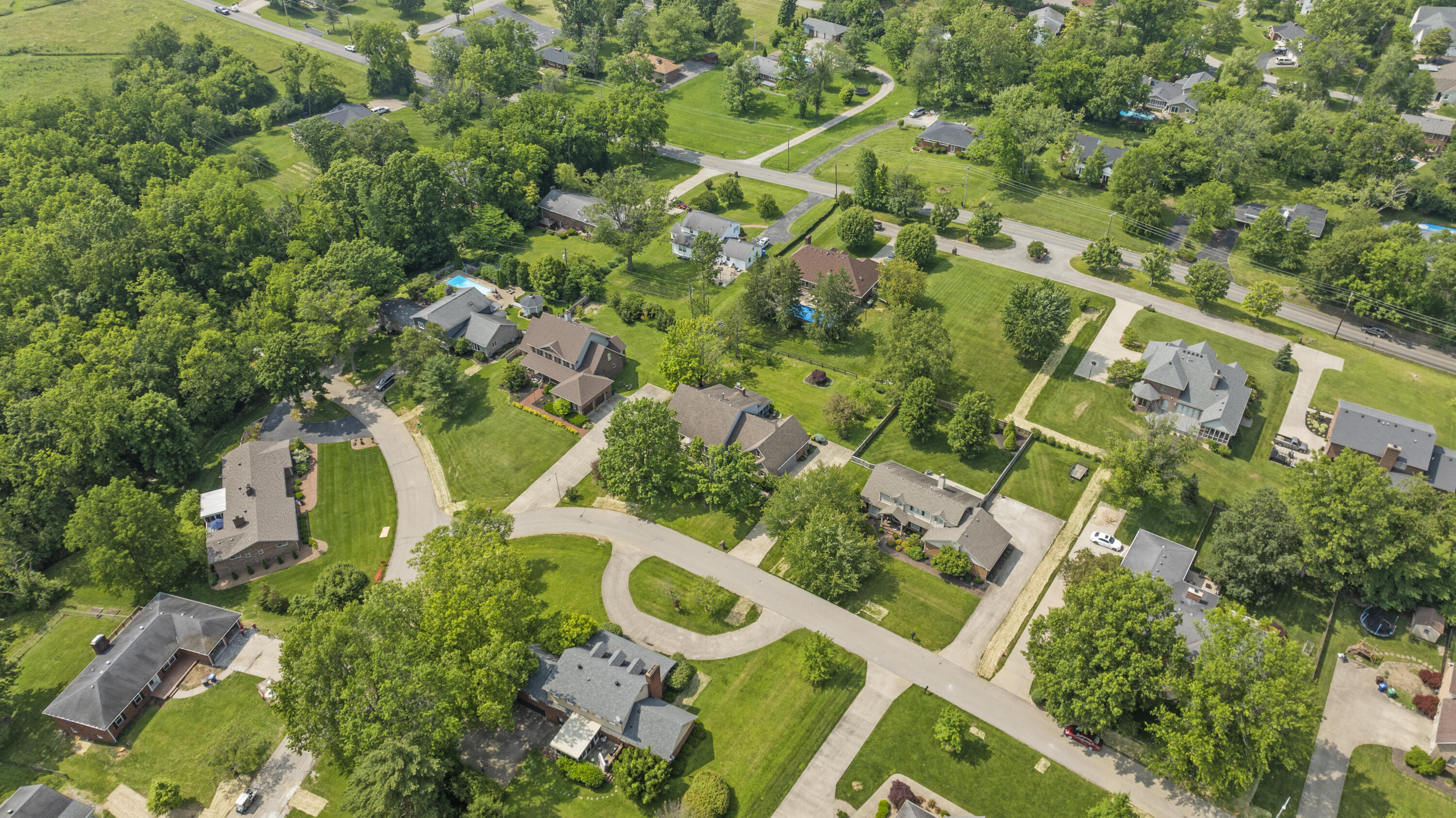 102 Camelot Drive