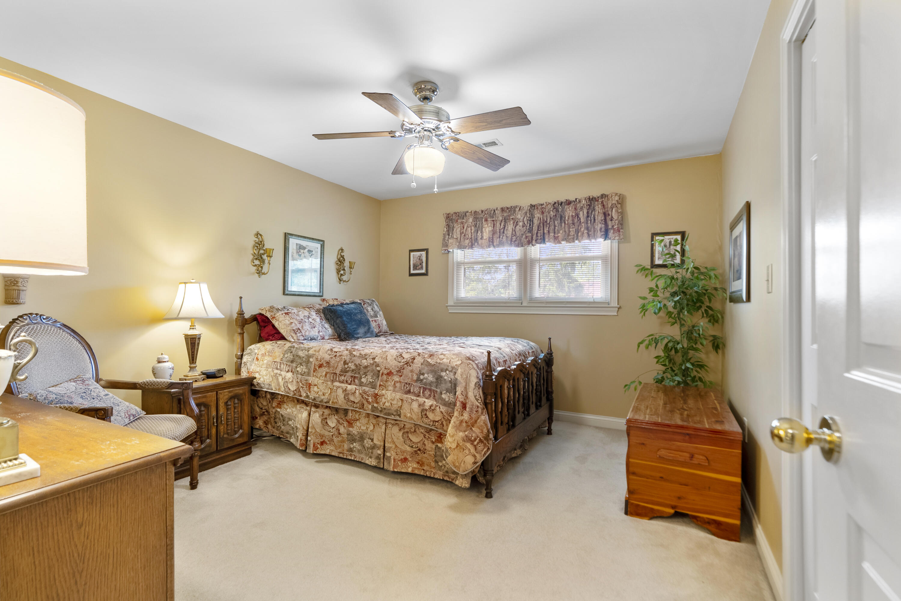 102 Camelot Drive