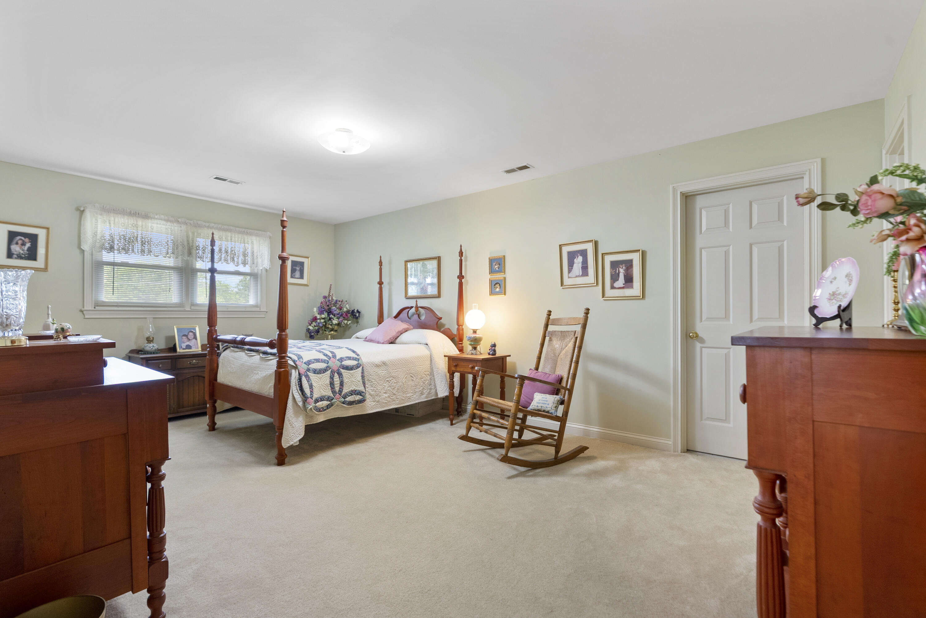 102 Camelot Drive