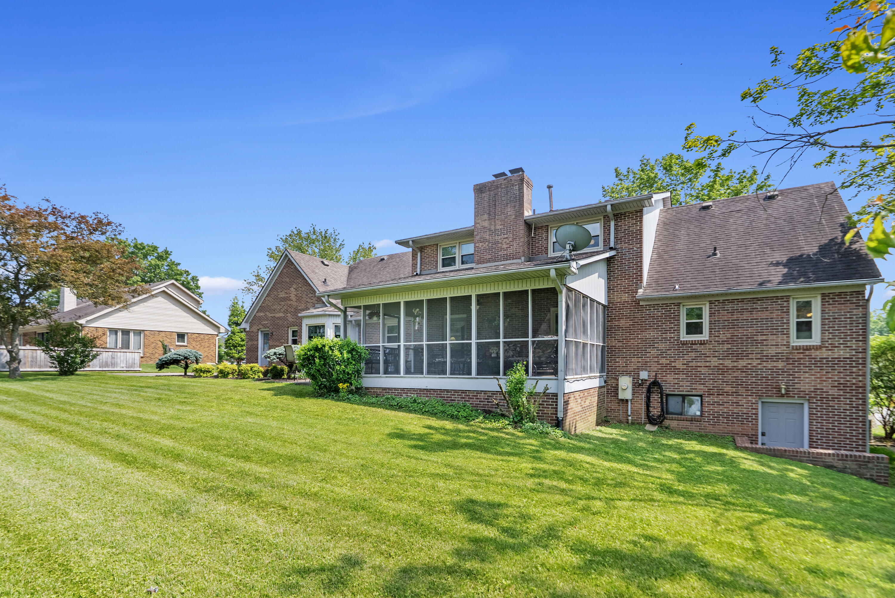102 Camelot Drive