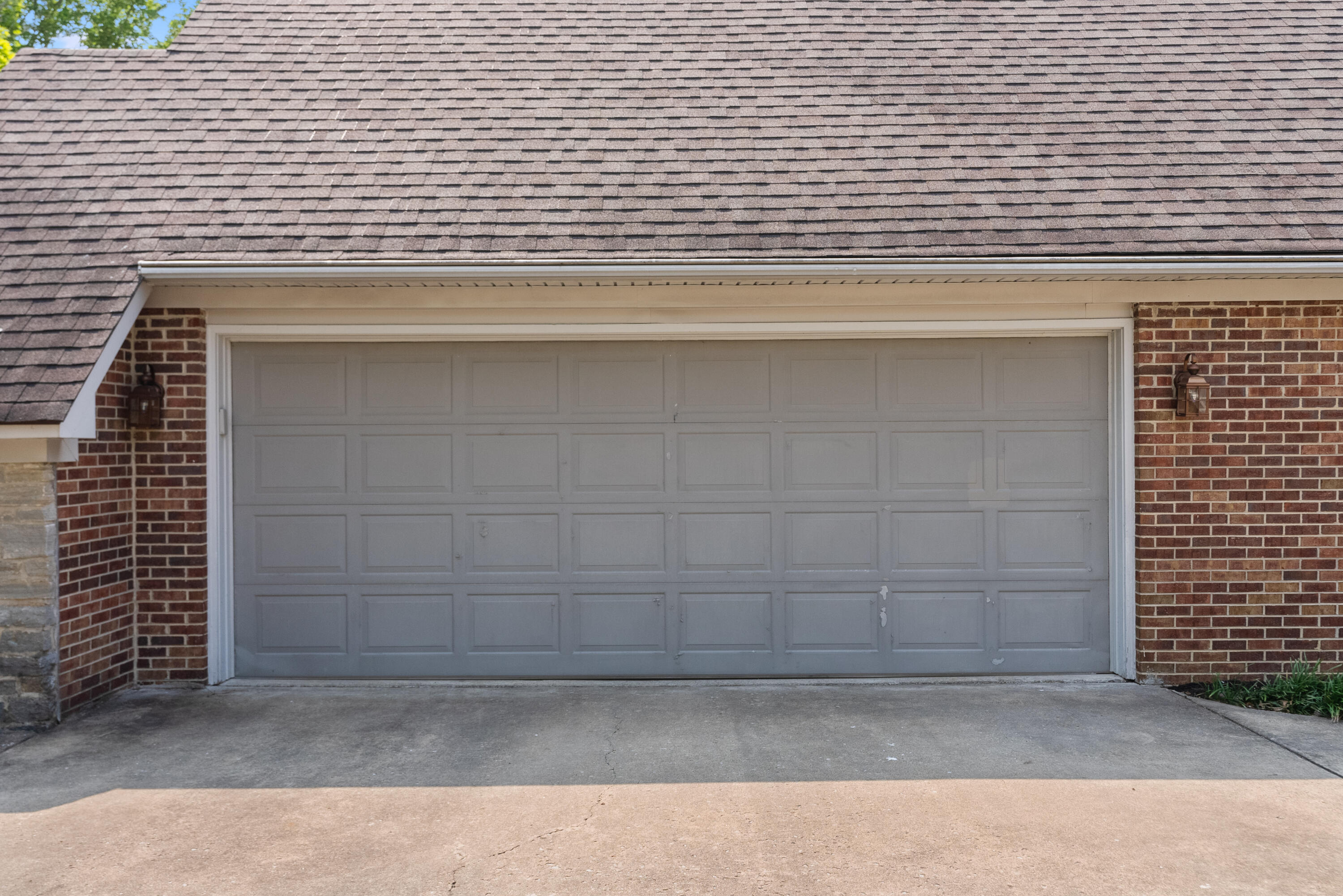 102 Camelot Drive