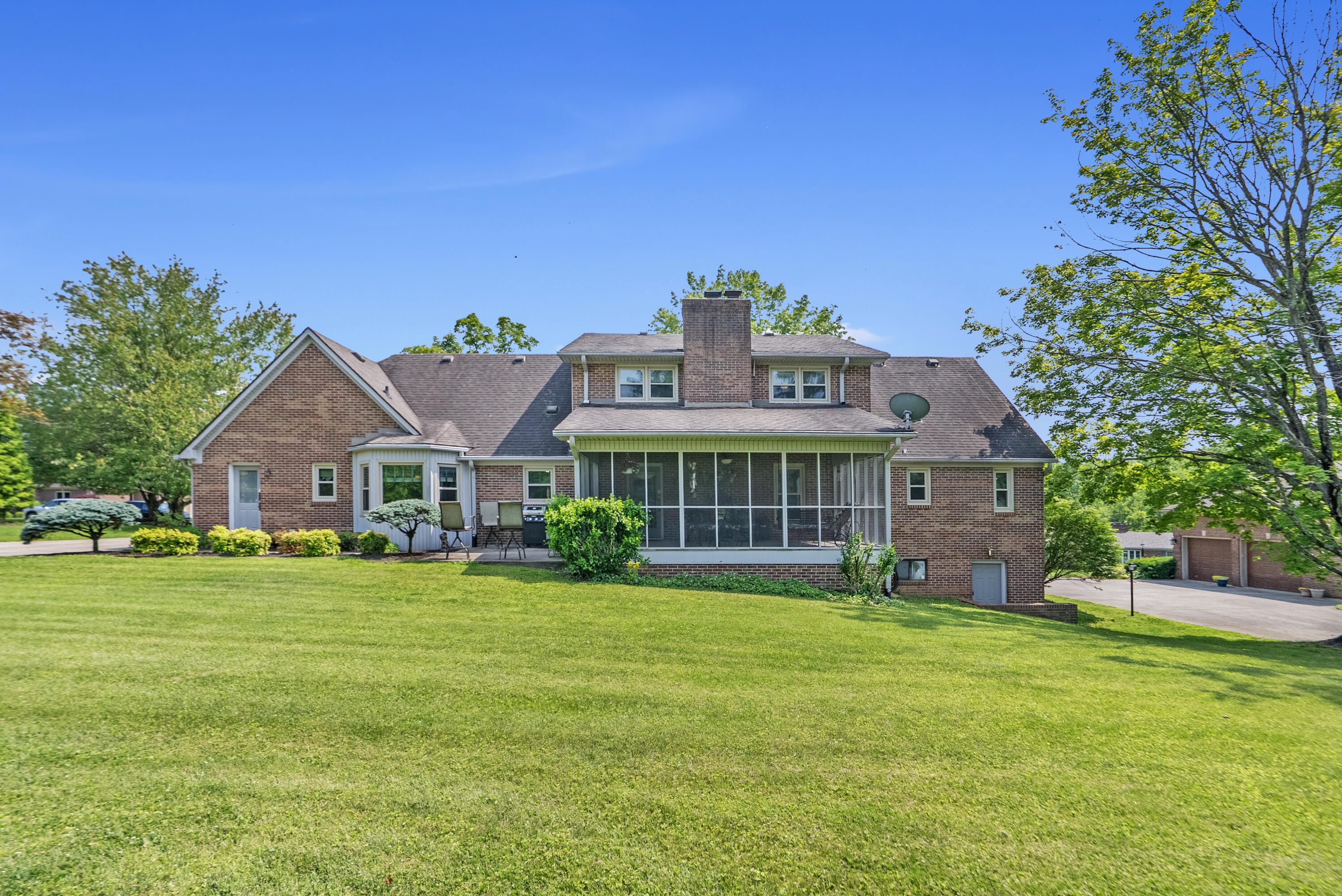 102 Camelot Drive