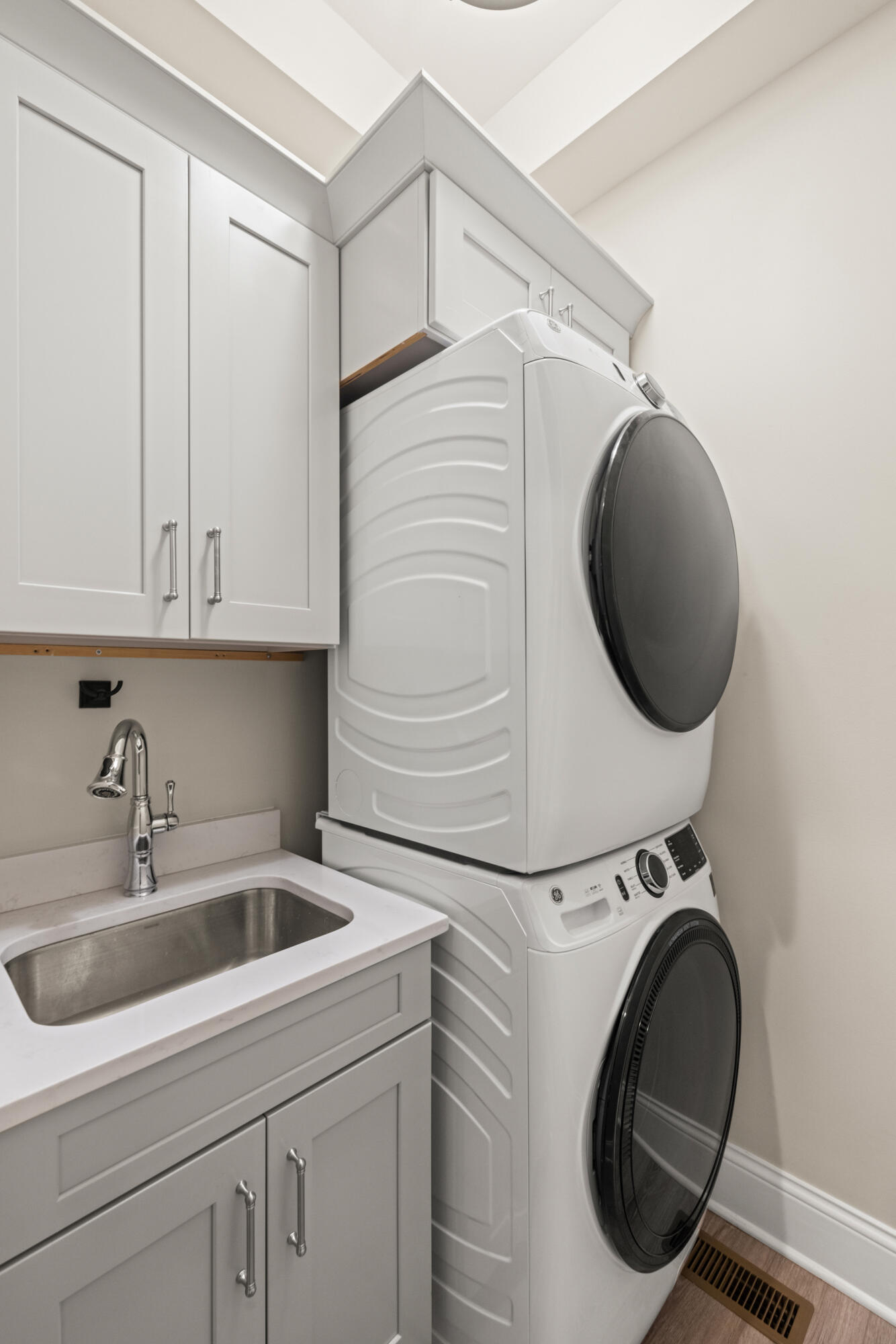 3013 Tates Creek Road 107