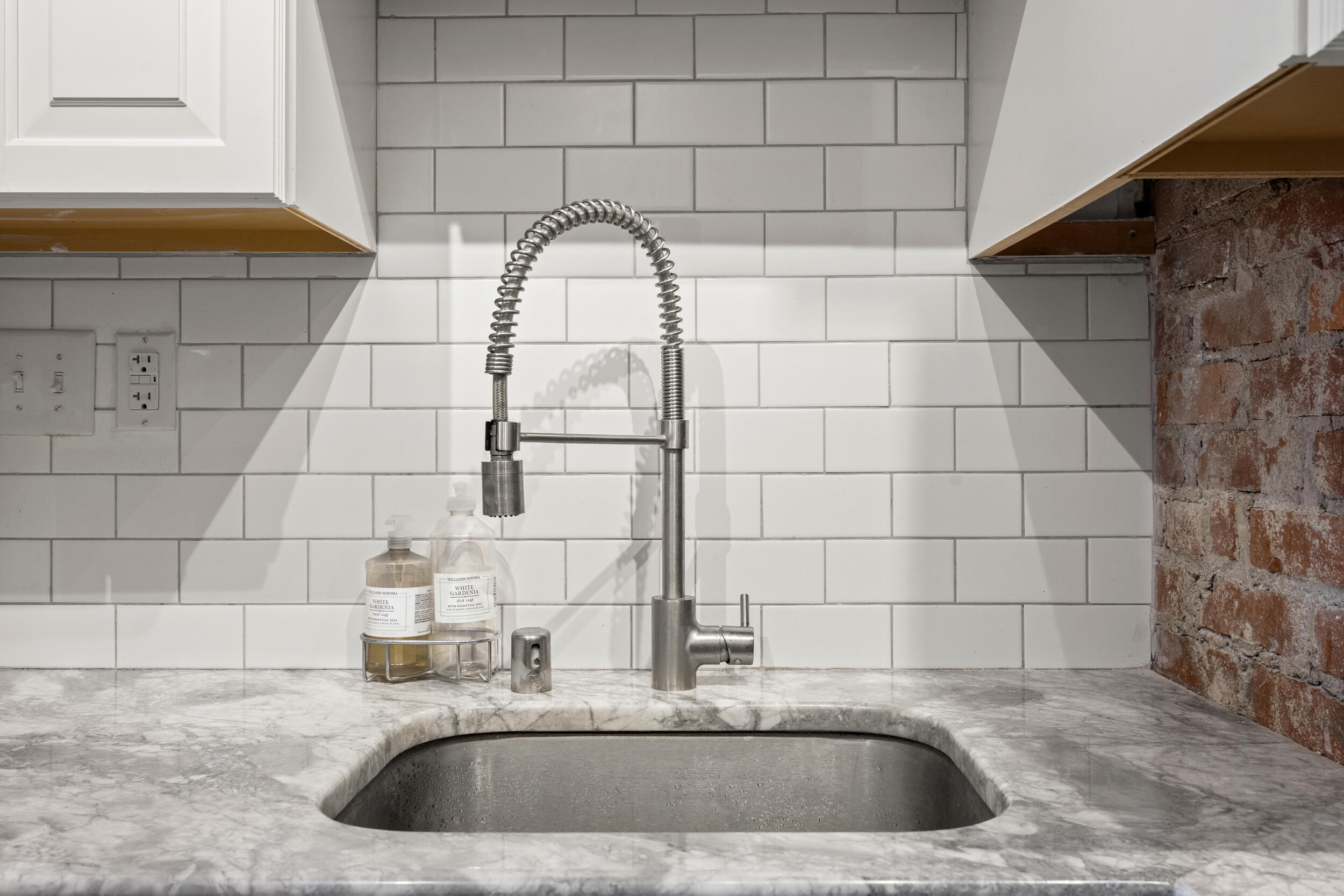 1127 Richmond Road 3