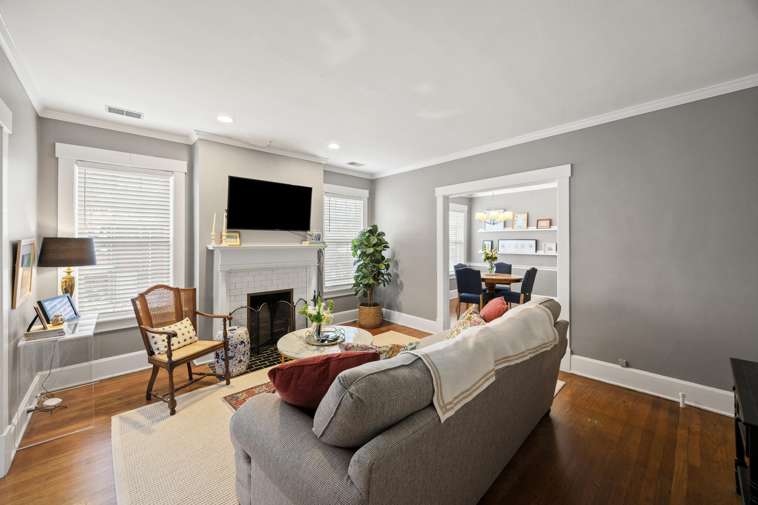 1127 Richmond Road 3