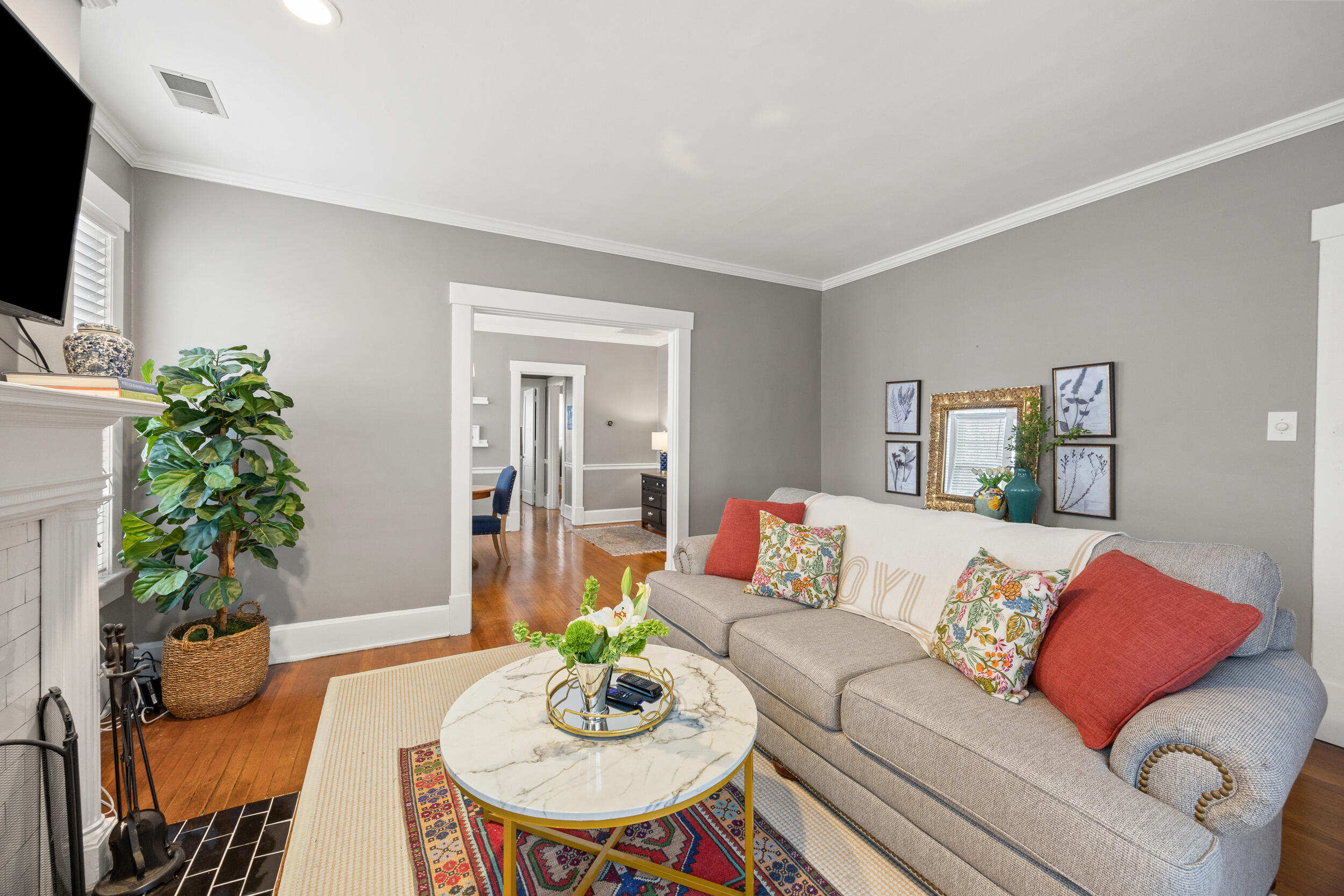 1127 Richmond Road 3