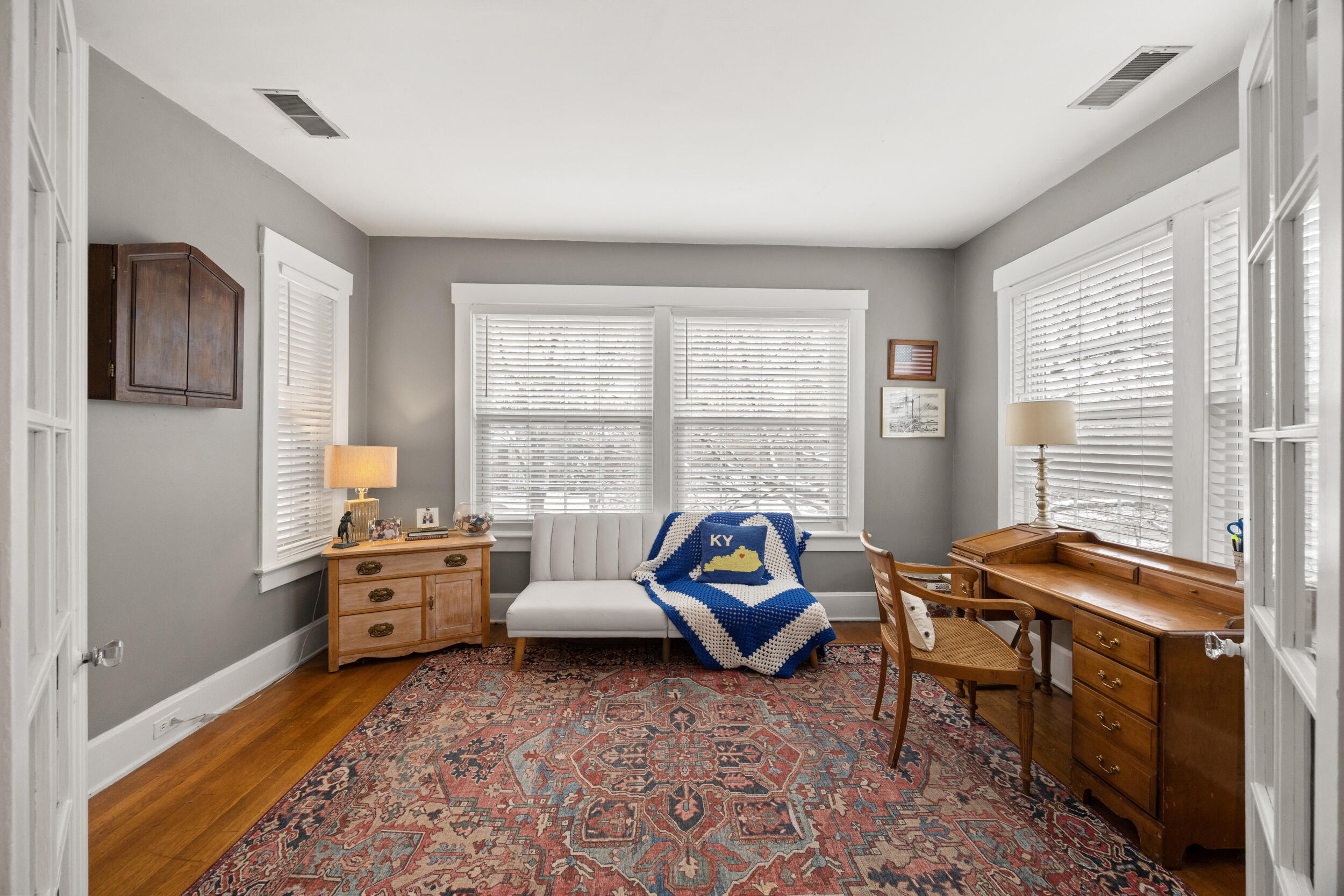 1127 Richmond Road 3