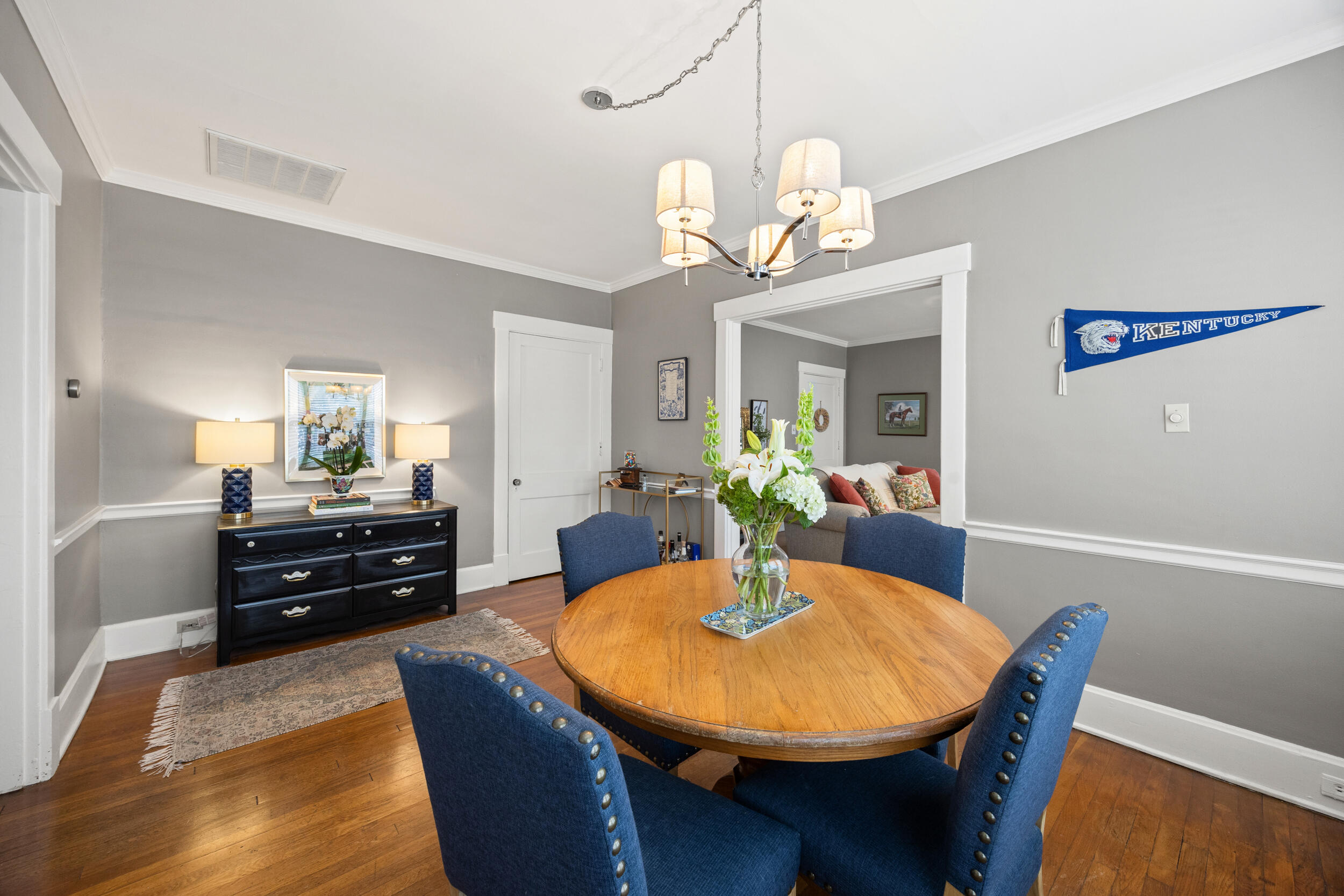 1127 Richmond Road 3