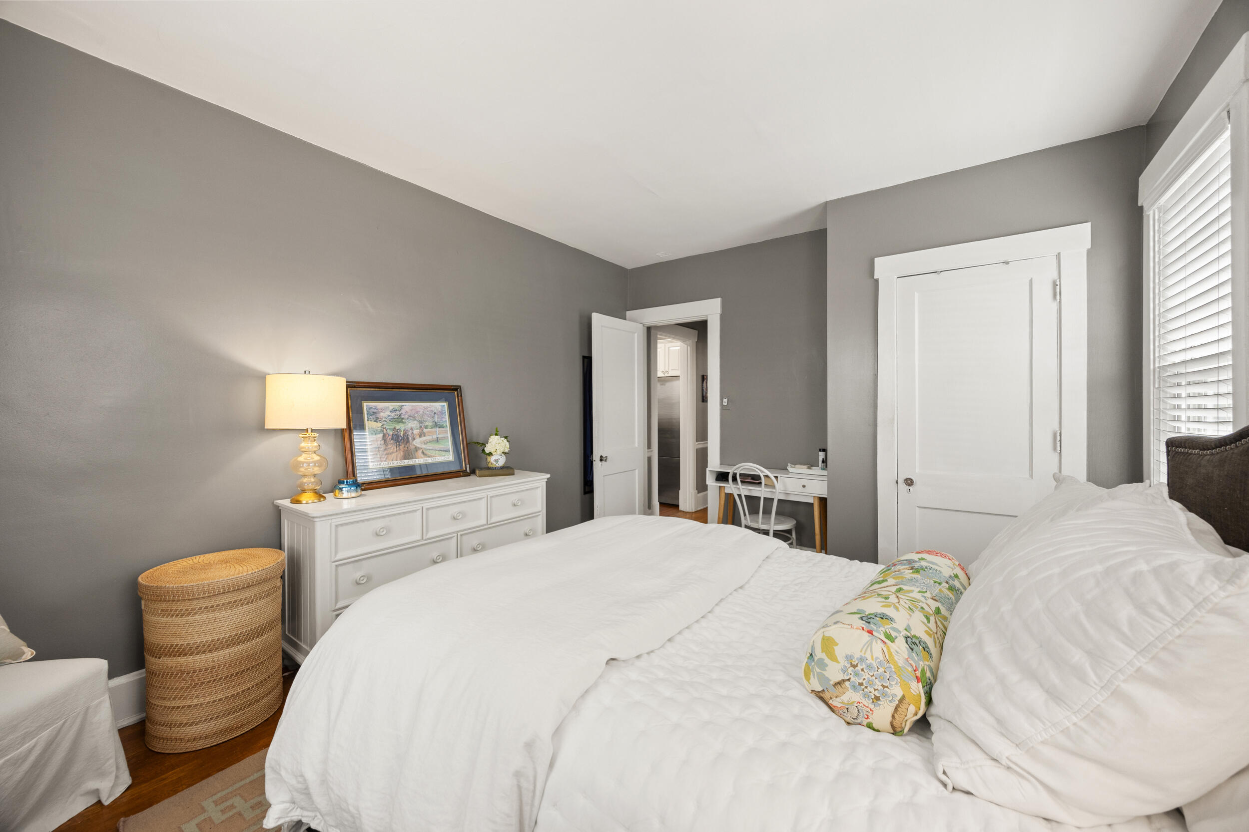 1127 Richmond Road 3