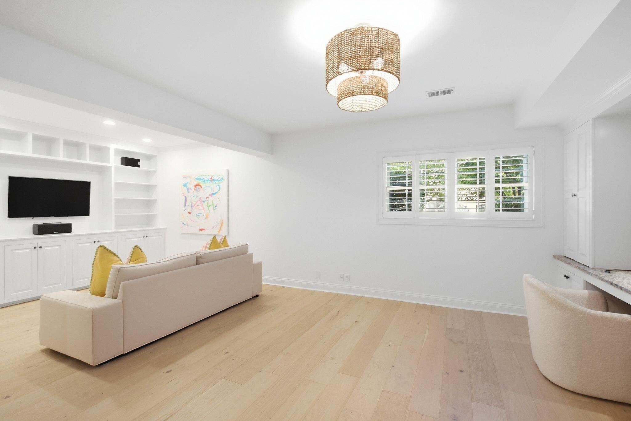 945 Princess Doreen Drive