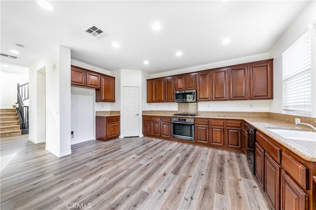 32925 Cloverdale Court