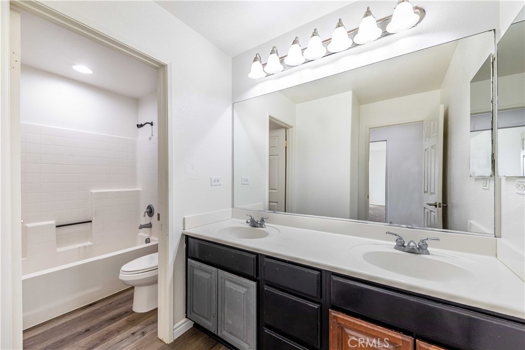 32925 Cloverdale Court