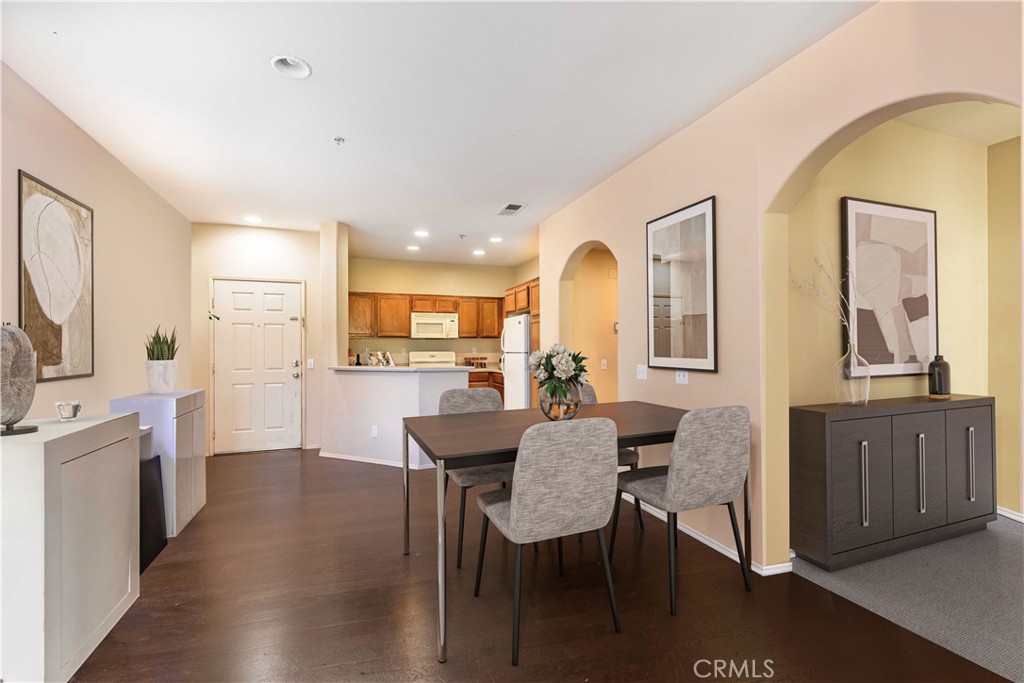 26326 Arboretum Way 405