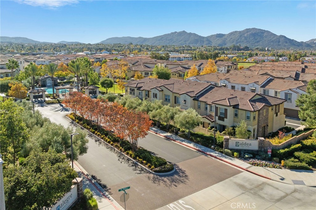 31880 Calle Luz