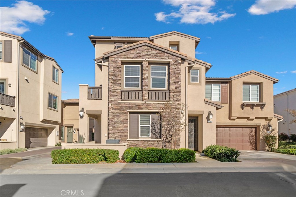 31880 Calle Luz