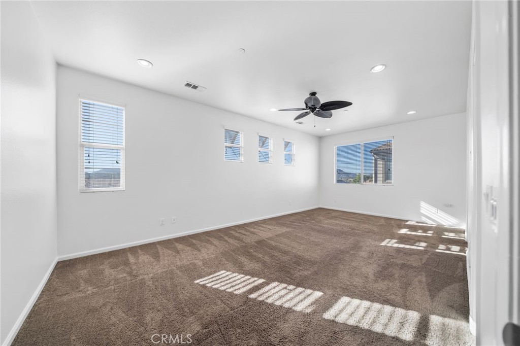 31880 Calle Luz