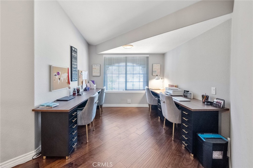 40493 Calle Katerine