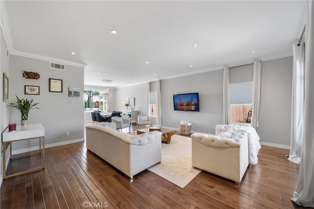 40493 Calle Katerine