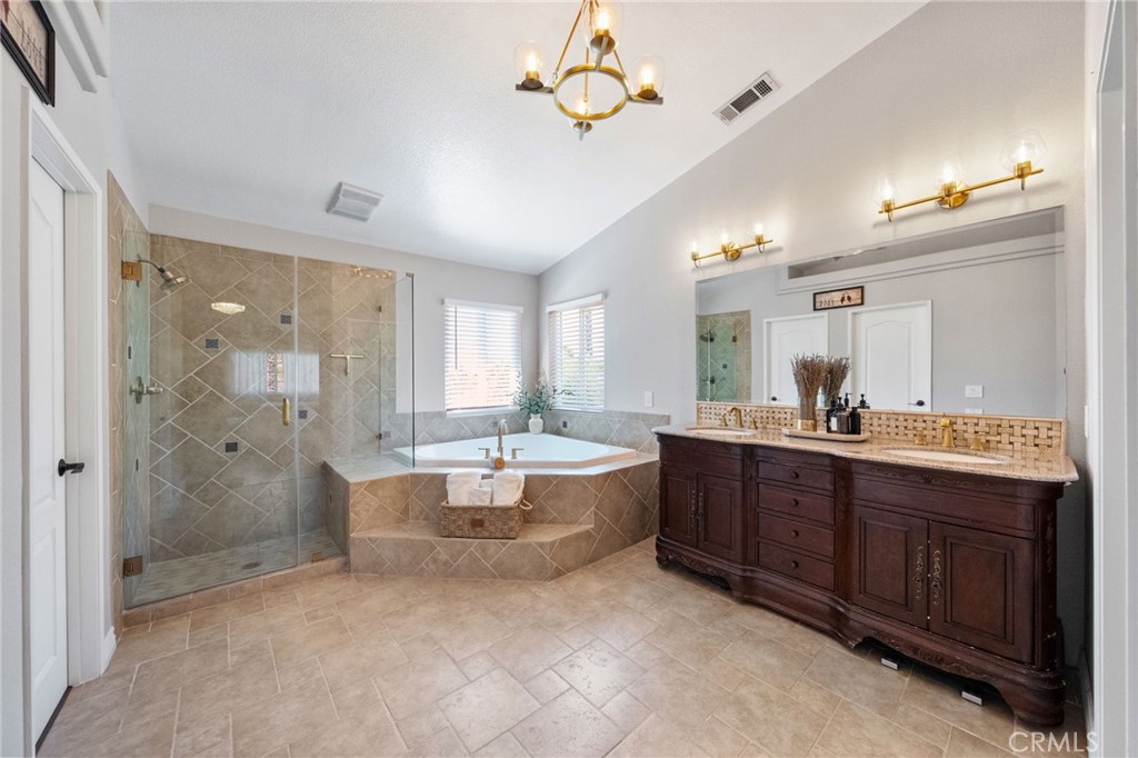 40493 Calle Katerine