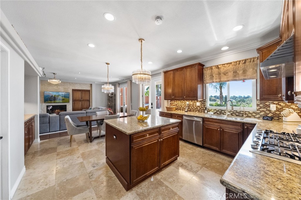 40493 Calle Katerine