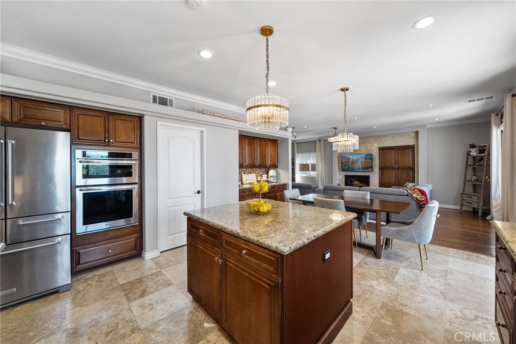 40493 Calle Katerine