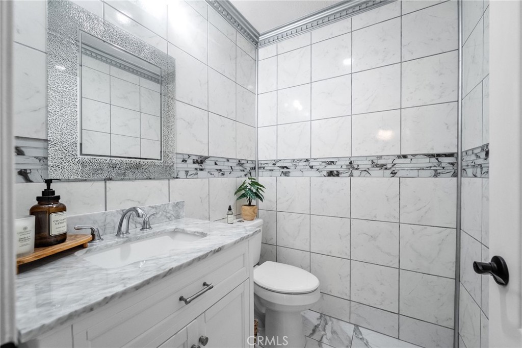 40493 Calle Katerine