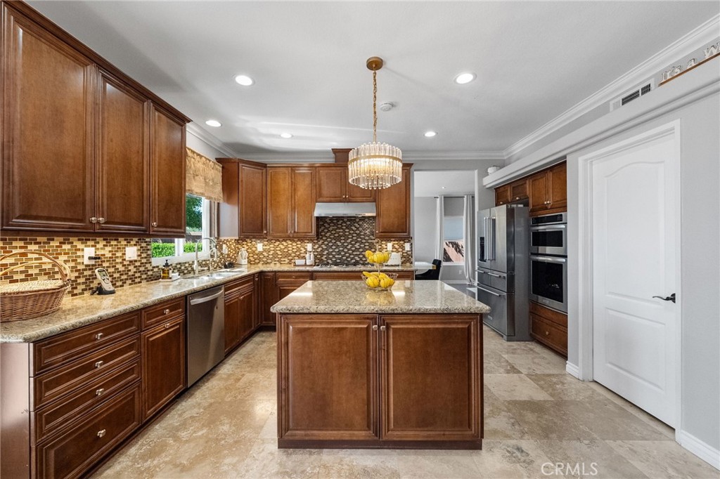 40493 Calle Katerine