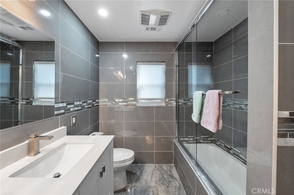 40493 Calle Katerine