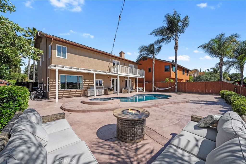 40493 Calle Katerine