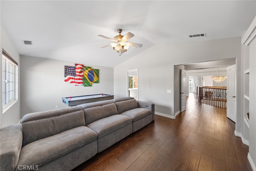 40493 Calle Katerine
