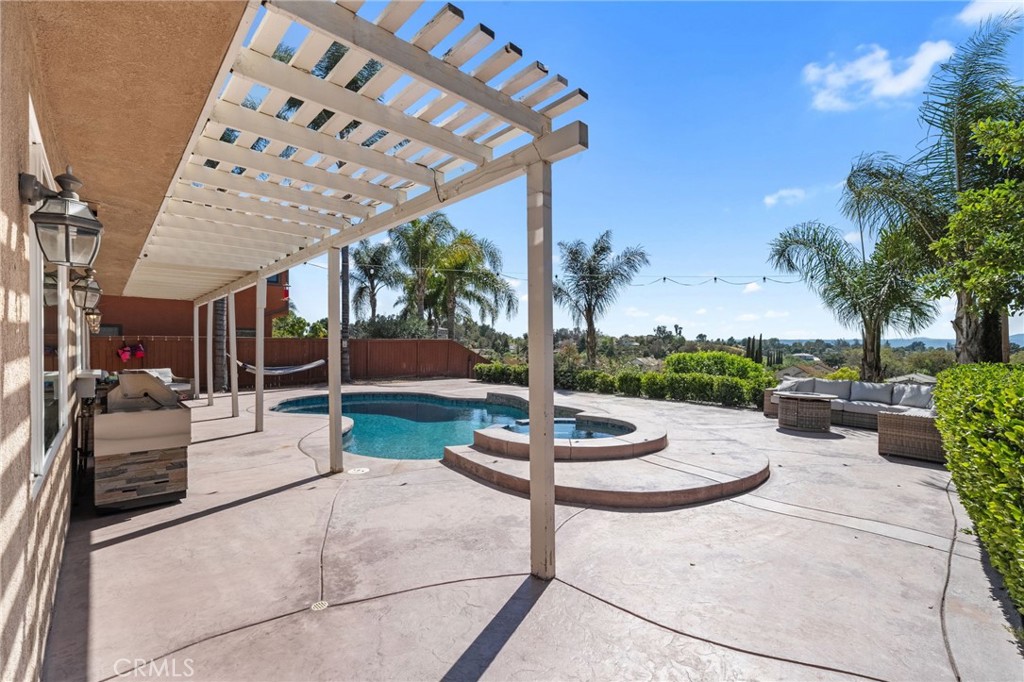 40493 Calle Katerine