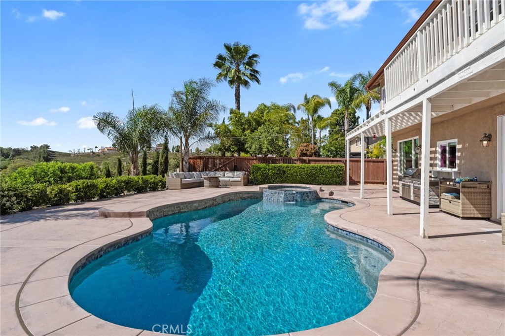 40493 Calle Katerine