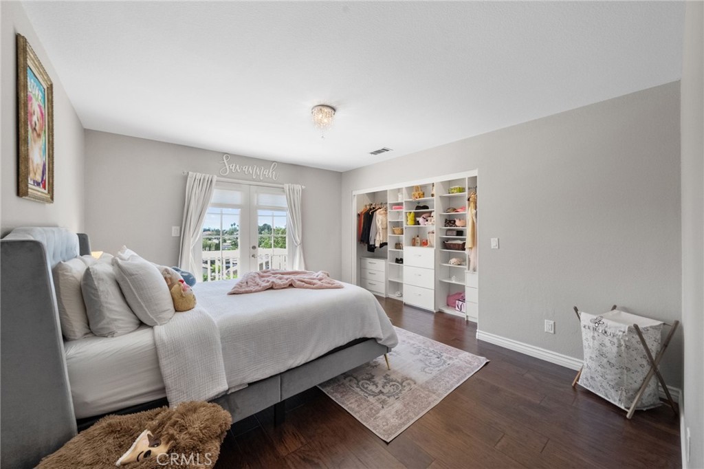 40493 Calle Katerine
